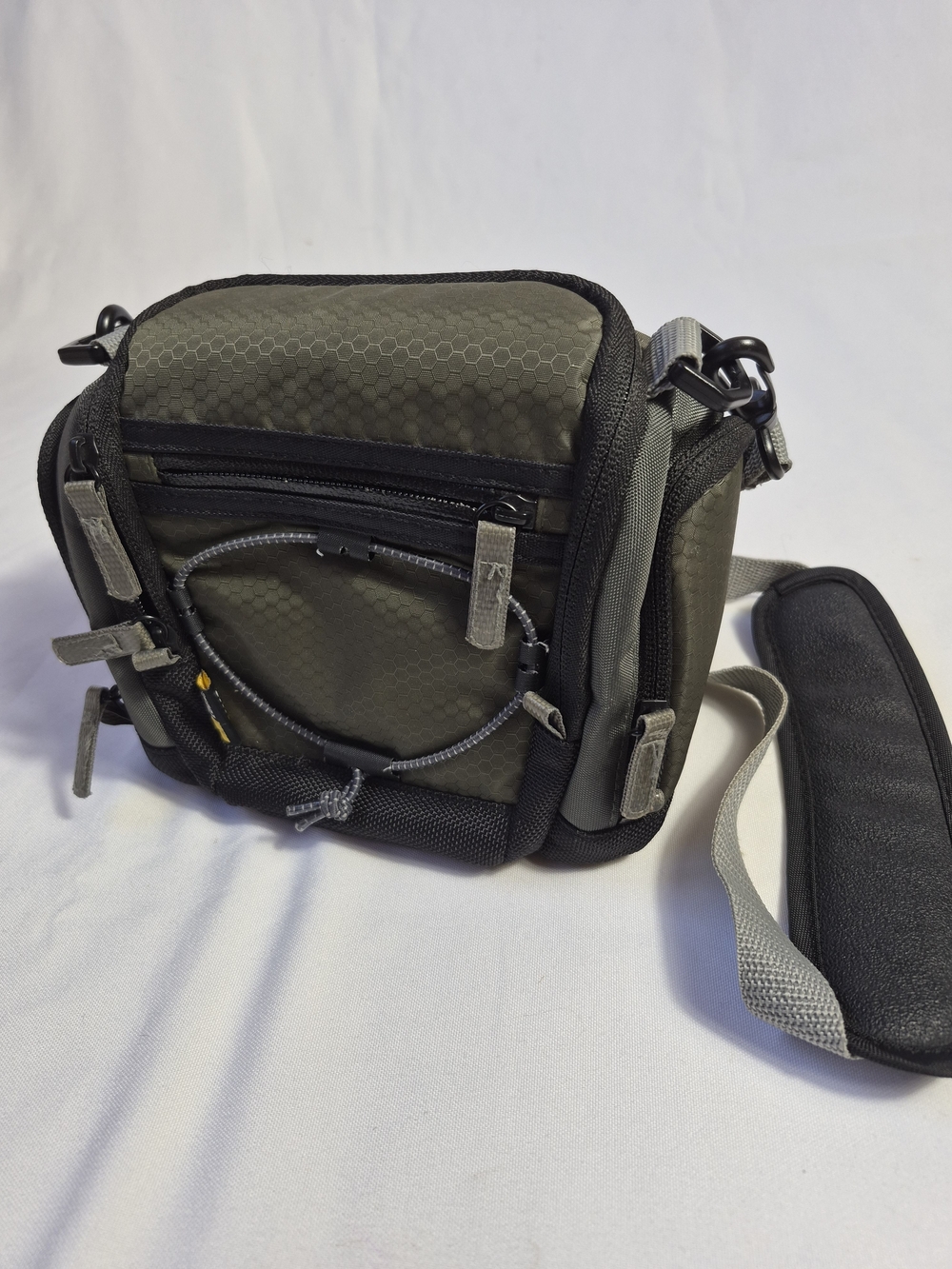 Case Logic TSC-4 Sport Camcorder Bag in olive Long Strap New